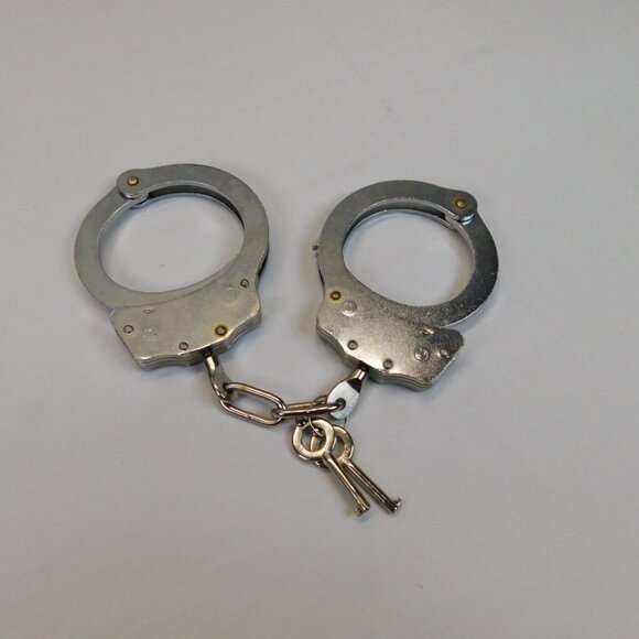 NIB Double Lock Stainless Steel Handcuffs Two Keys Personal Security Made China - Picture 1 of 4